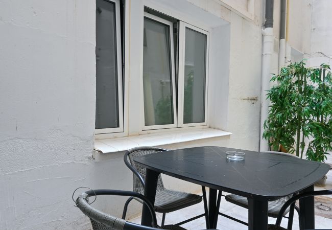 Apartamento en Madrid - Moderno y elegante ap. Barrio Ibiza Temporal Apartamento en Madrid - Moderno y elegante ap. Barrio Ibiza Temporal