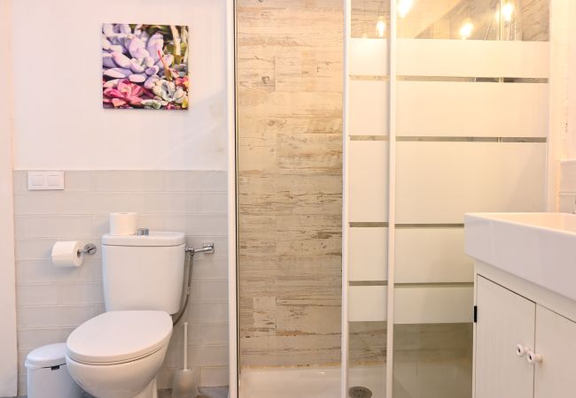 Apartamento en Madrid - Moderno y elegante ap. Barrio Ibiza Temporal Apartamento en Madrid - Moderno y elegante ap. Barrio Ibiza Temporal