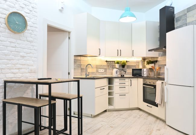 Apartamento en Madrid - Moderno y elegante ap. Barrio Ibiza Temporal Apartamento en Madrid - Moderno y elegante ap. Barrio Ibiza Temporal