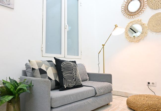 Apartamento en Madrid - Moderno y elegante ap. Barrio Ibiza Temporal Apartamento en Madrid - Moderno y elegante ap. Barrio Ibiza Temporal