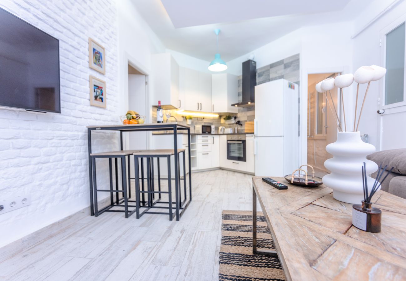 Apartamento en Madrid - Moderno y elegante ap. Barrio Ibiza Temporal Apartamento en Madrid - Moderno y elegante ap. Barrio Ibiza Temporal