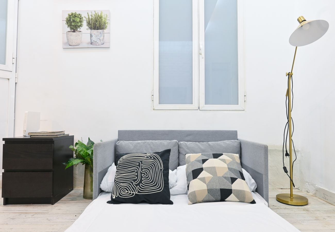 Apartamento en Madrid - Moderno y elegante ap. Barrio Ibiza Temporal Apartamento en Madrid - Moderno y elegante ap. Barrio Ibiza Temporal