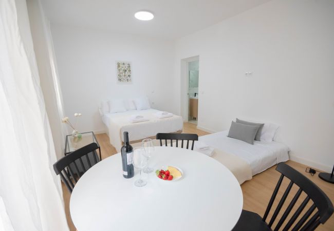 Estudio en Madrid - ESTUDIO-TETUAN- Estudio en Madrid - ESTUDIO-TETUAN-