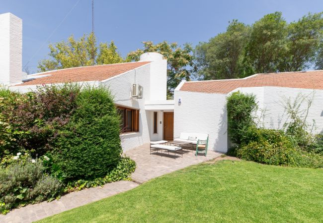 Casa en Luján de Cuyo -  Espectacular casa para grupos, opcional desayuno Casa en Luján de Cuyo -  Espectacular casa para grupos, opcional desayuno