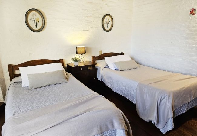 Casa en Luján de Cuyo -  Espectacular casa para grupos, opcional desayuno Casa en Luján de Cuyo -  Espectacular casa para grupos, opcional desayuno