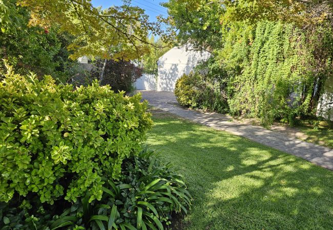 Casa en Luján de Cuyo -  Espectacular casa para grupos, opcional desayuno Casa en Luján de Cuyo -  Espectacular casa para grupos, opcional desayuno