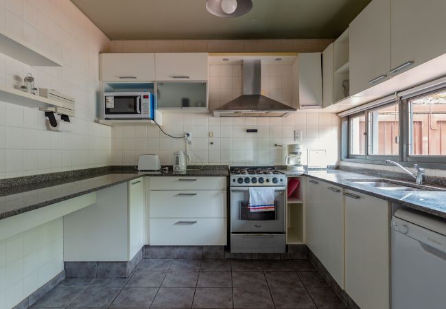 Casa en Luján de Cuyo -  Amplia y cálida rodeada de verde con seguridad Casa en Luján de Cuyo -  Amplia y cálida rodeada de verde con seguridad