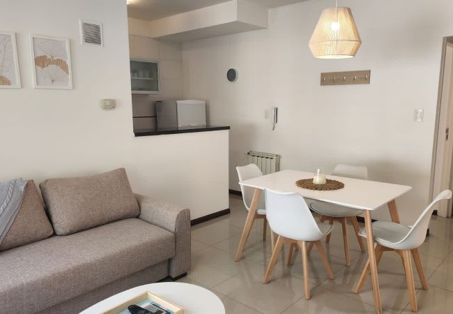 Apartamento en Mendoza - Cálido y Moderno en Complejo Privado, con Cochera Apartamento en Mendoza - Cálido y Moderno en Complejo Privado, con Cochera