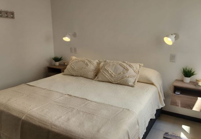 Apartamento en Mendoza - Cálido y Moderno en Complejo Privado, con Cochera Apartamento en Mendoza - Cálido y Moderno en Complejo Privado, con Cochera