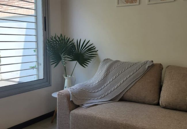 Apartamento en Mendoza - Cálido y Moderno en Complejo Privado, con Cochera Apartamento en Mendoza - Cálido y Moderno en Complejo Privado, con Cochera