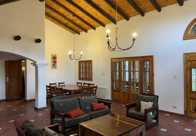 Casa en Luján de Cuyo -  Lindísima Casa con Jardín y Pileta en Chacras!