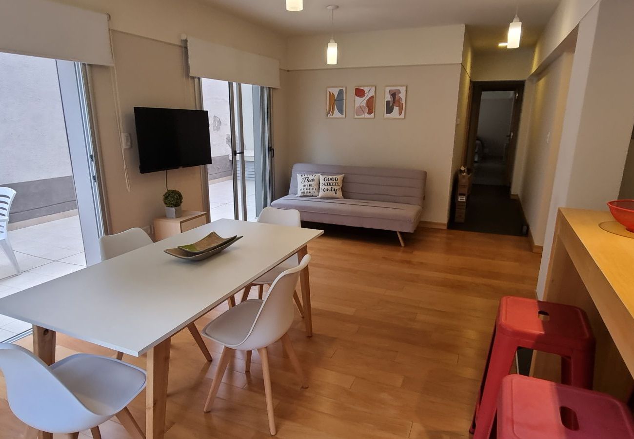 Apartamento en Mendoza -  Pileta con vistas panorámicas, seguridad y cochera