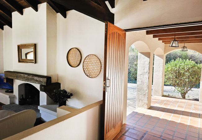 Casa en Luján de Cuyo -  Espaciosa y cálida en medio de gran parque Casa en Luján de Cuyo -  Espaciosa y cálida en medio de gran parque