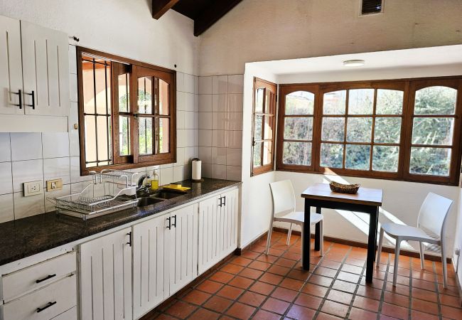 Casa en Luján de Cuyo -  Espaciosa y cálida en medio de gran parque Casa en Luján de Cuyo -  Espaciosa y cálida en medio de gran parque