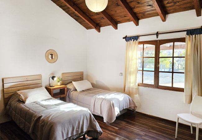 Casa en Luján de Cuyo -  Espaciosa y cálida en medio de gran parque Casa en Luján de Cuyo -  Espaciosa y cálida en medio de gran parque