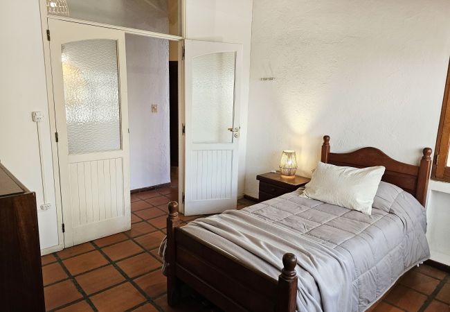 Casa en Luján de Cuyo -  Espaciosa y cálida en medio de gran parque Casa en Luján de Cuyo -  Espaciosa y cálida en medio de gran parque