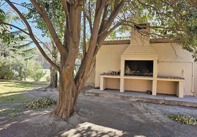 Casa en Luján de Cuyo -  Espaciosa y cálida en medio de gran parque Casa en Luján de Cuyo -  Espaciosa y cálida en medio de gran parque