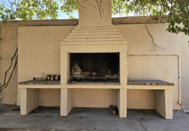 Casa en Luján de Cuyo -  Espaciosa y cálida en medio de gran parque Casa en Luján de Cuyo -  Espaciosa y cálida en medio de gran parque
