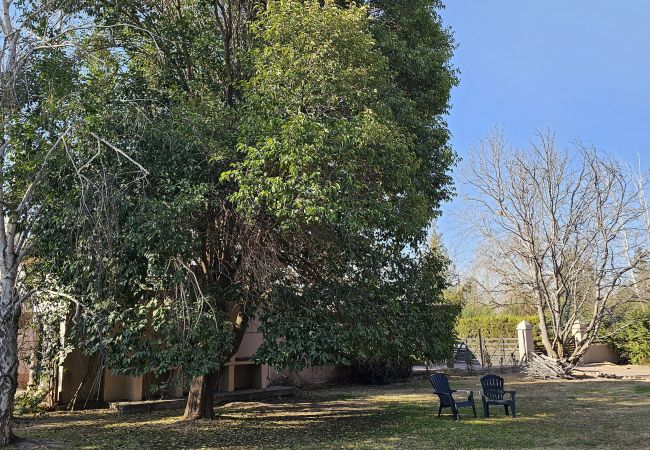 Casa en Luján de Cuyo -  Espaciosa y cálida en medio de gran parque Casa en Luján de Cuyo -  Espaciosa y cálida en medio de gran parque