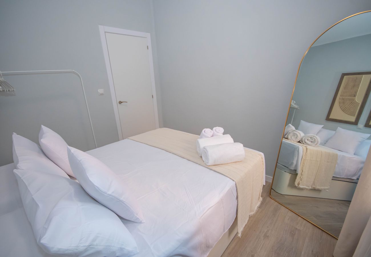 Apartamento en Madrid - Luminoso y amplio apartamento en Cuatro Caminos Madrid. Temporal  Apartamento en Madrid - Luminoso y amplio apartamento en Cuatro Caminos Madrid. Temporal