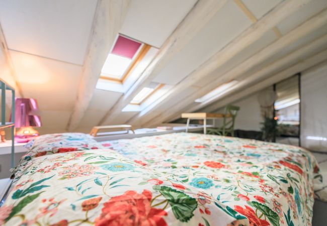 Apartamento en Madrid - Encantadora buhardilla dúplex en el corazón de Madrid.Temporal Apartamento en Madrid - Encantadora buhardilla dúplex en el corazón de Madrid.Temporal