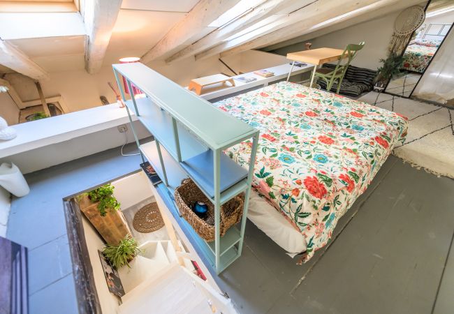 Apartamento en Madrid - Encantadora buhardilla dúplex en el corazón de Madrid.Temporal Apartamento en Madrid - Encantadora buhardilla dúplex en el corazón de Madrid.Temporal