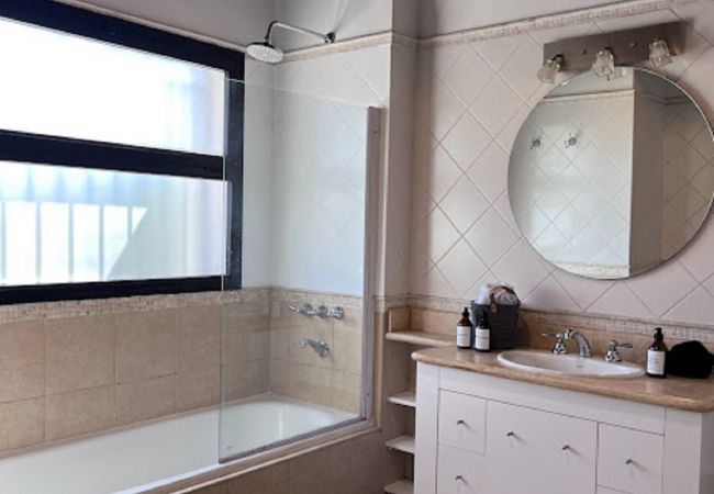 Casa en Mendoza -  Amplia y Luminosa Casa con Excelente Ubicación Casa en Mendoza -  Amplia y Luminosa Casa con Excelente Ubicación