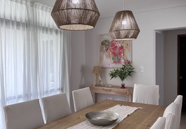 Casa en Mendoza -  Amplia y Luminosa Casa con Excelente Ubicación Casa en Mendoza -  Amplia y Luminosa Casa con Excelente Ubicación