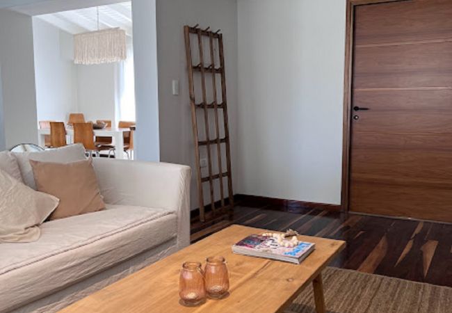 Casa en Mendoza -  Amplia y Luminosa Casa con Excelente Ubicación Casa en Mendoza -  Amplia y Luminosa Casa con Excelente Ubicación