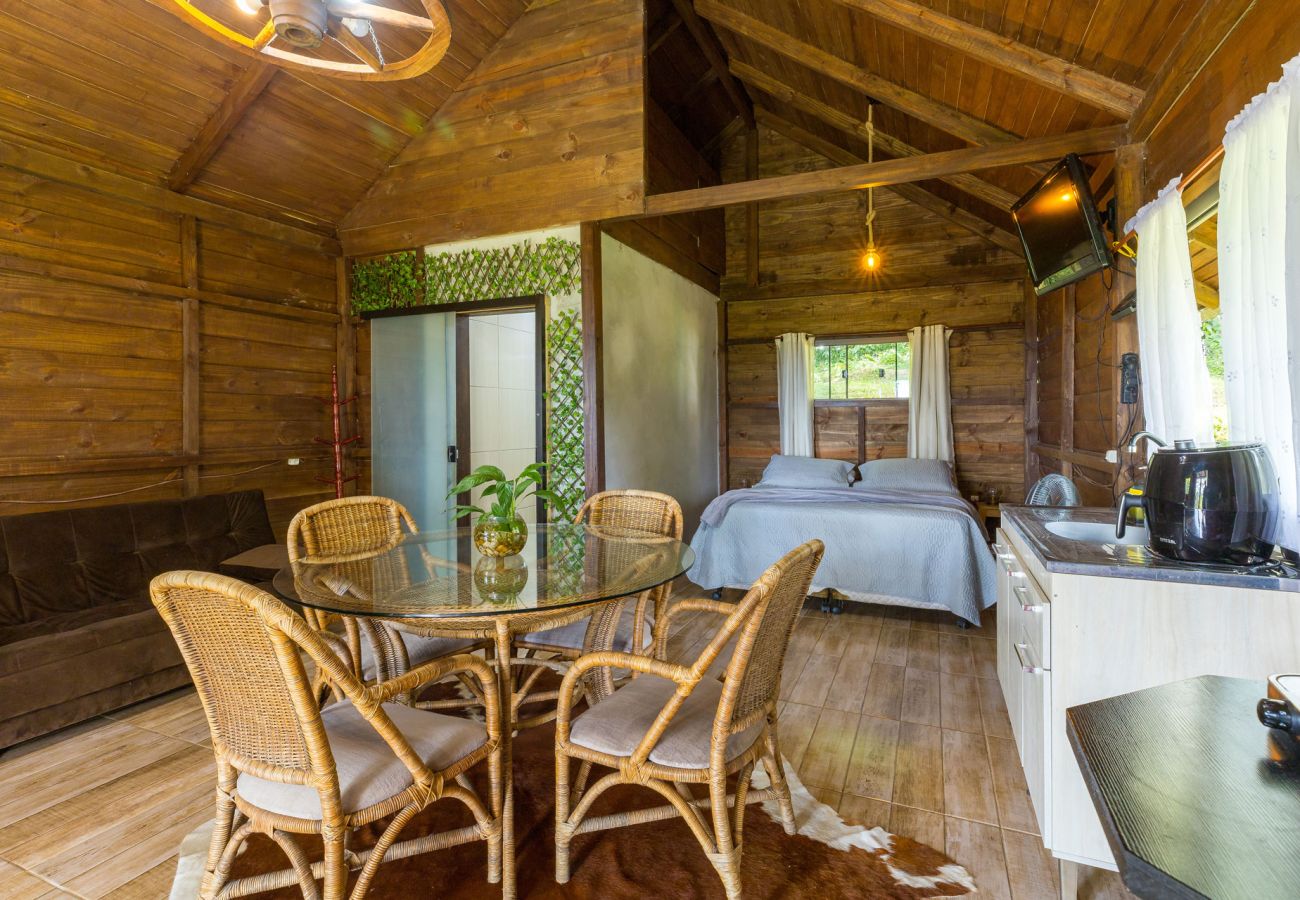Chalet en Rio do Sul - Chalé com Wi-Fi, vista p o lago em meio a natureza