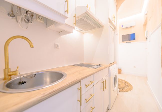 Apartamento en Madrid - Atractivo apartamento de un dormitorio con patio interior junto al Intercambiador de Avenida América Temporal Apartamento en Madrid - Atractivo apartamento de un dormitorio con patio interior junto al Intercambiador de Avenida América Temporal