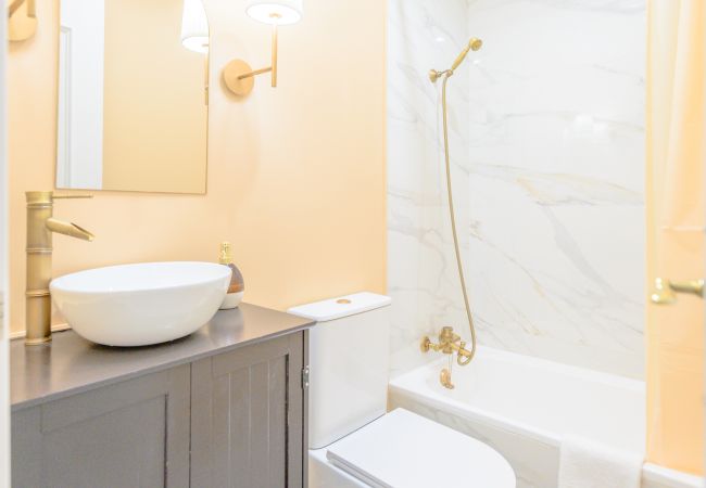 Apartamento en Madrid - Atractivo apartamento de un dormitorio con patio interior junto al Intercambiador de Avenida América Temporal Apartamento en Madrid - Atractivo apartamento de un dormitorio con patio interior junto al Intercambiador de Avenida América Temporal