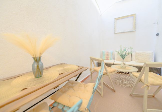 Apartamento en Madrid - Atractivo apartamento de un dormitorio con patio interior junto al Intercambiador de Avenida América Temporal Apartamento en Madrid - Atractivo apartamento de un dormitorio con patio interior junto al Intercambiador de Avenida América Temporal