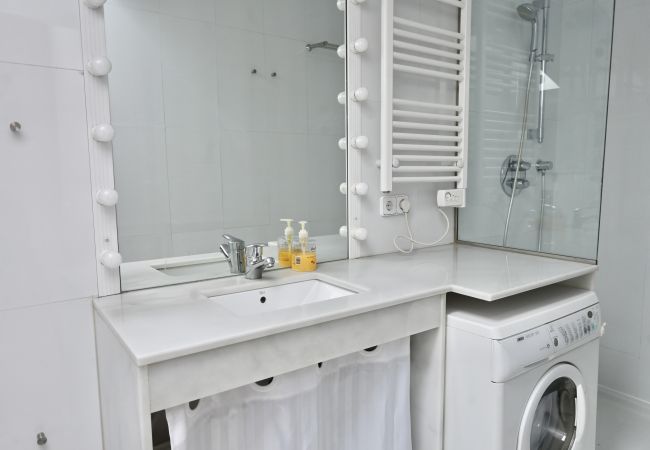 Apartamento en Madrid - Apartamento con encanto a pocos metros de Puerta del Sol Apartamento en Madrid - Apartamento con encanto a pocos metros de Puerta del Sol