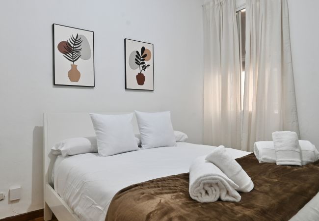 Apartamento en Madrid - Apartamento de Cuatro Dormitorios en el Bohemio Barrio de Malasaña.Temporal  Apartamento en Madrid - Apartamento de Cuatro Dormitorios en el Bohemio Barrio de Malasaña.Temporal