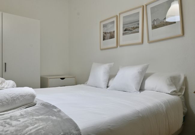 Apartamento en Madrid - Apartamento de Cuatro Dormitorios en el Bohemio Barrio de Malasaña.Temporal  Apartamento en Madrid - Apartamento de Cuatro Dormitorios en el Bohemio Barrio de Malasaña.Temporal