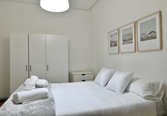 Apartamento en Madrid - Apartamento de Cuatro Dormitorios en el Bohemio Barrio de Malasaña.Temporal  Apartamento en Madrid - Apartamento de Cuatro Dormitorios en el Bohemio Barrio de Malasaña.Temporal