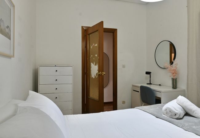 Apartamento en Madrid - Apartamento de Cuatro Dormitorios en el Bohemio Barrio de Malasaña.Temporal  Apartamento en Madrid - Apartamento de Cuatro Dormitorios en el Bohemio Barrio de Malasaña.Temporal