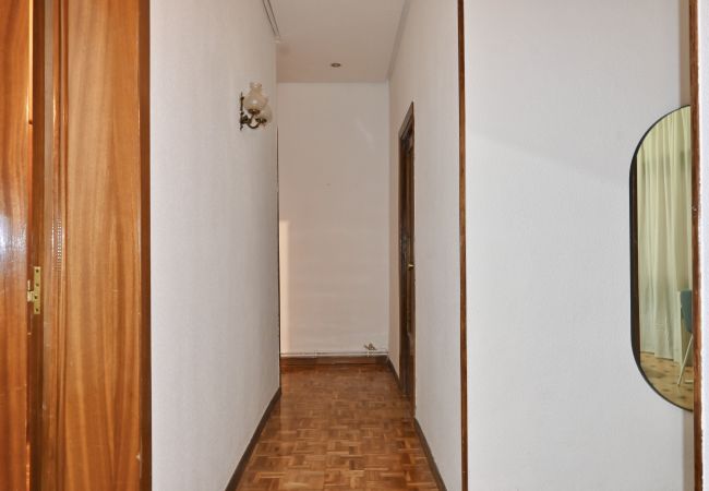 Apartamento en Madrid - Apartamento de Cuatro Dormitorios en el Bohemio Barrio de Malasaña.Temporal  Apartamento en Madrid - Apartamento de Cuatro Dormitorios en el Bohemio Barrio de Malasaña.Temporal
