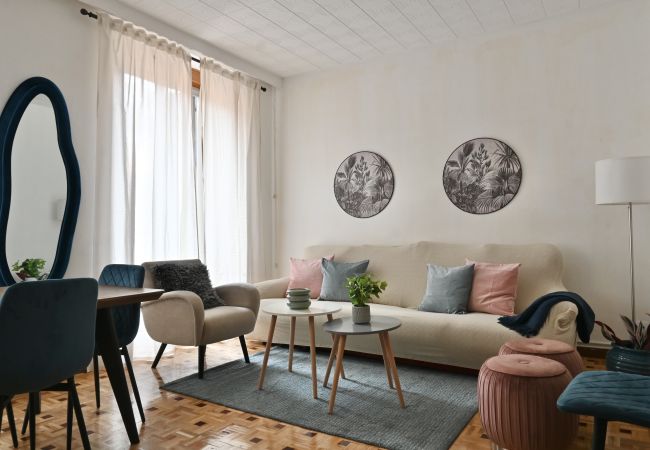 Apartamento en Madrid - Apartamento de Cuatro Dormitorios en el Bohemio Barrio de Malasaña.Temporal  Apartamento en Madrid - Apartamento de Cuatro Dormitorios en el Bohemio Barrio de Malasaña.Temporal
