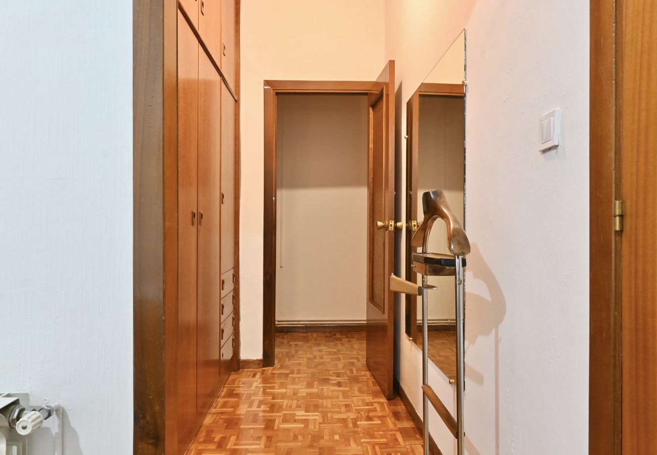 Apartamento en Madrid - Apartamento de Cuatro Dormitorios en el Bohemio Barrio de Malasaña.Temporal  Apartamento en Madrid - Apartamento de Cuatro Dormitorios en el Bohemio Barrio de Malasaña.Temporal