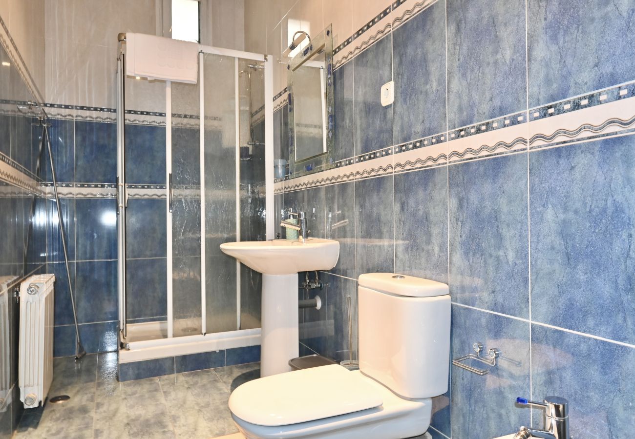 Apartamento en Madrid - Apartamento de Cuatro Dormitorios en el Bohemio Barrio de Malasaña.Temporal  Apartamento en Madrid - Apartamento de Cuatro Dormitorios en el Bohemio Barrio de Malasaña.Temporal