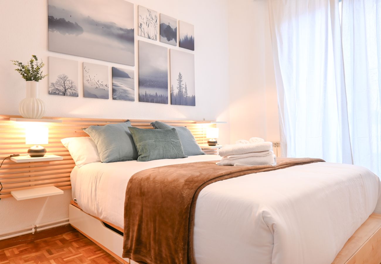 Apartamento en Madrid - Apartamento de Cuatro Dormitorios en el Bohemio Barrio de Malasaña.Temporal  Apartamento en Madrid - Apartamento de Cuatro Dormitorios en el Bohemio Barrio de Malasaña.Temporal