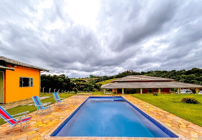 Casa en Socorro - Ótima chácara c Wi-Fi e churrasq em Socorro/SP