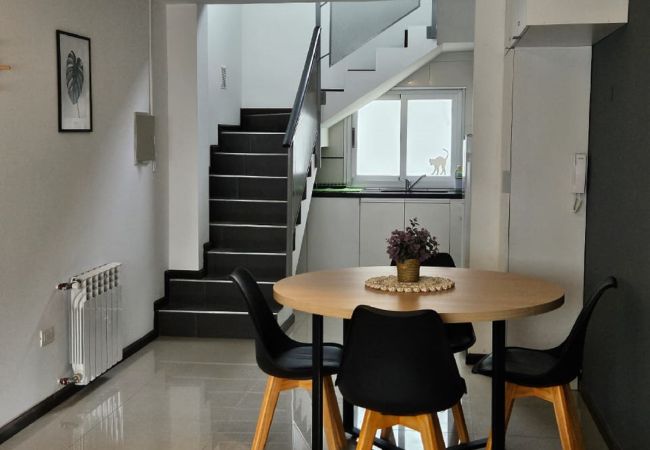 Apartamento en Mendoza - Moderno Duplex en la 5ta Sección con Cochera Apartamento en Mendoza - Moderno Duplex en la 5ta Sección con Cochera