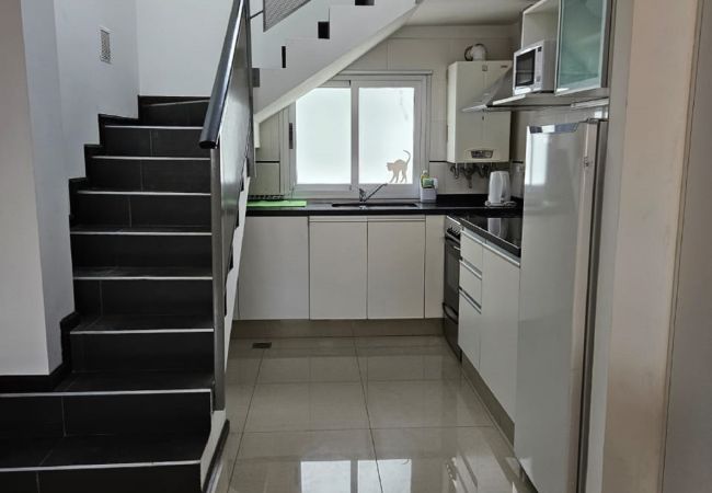 Apartamento en Mendoza - Moderno Duplex en la 5ta Sección con Cochera Apartamento en Mendoza - Moderno Duplex en la 5ta Sección con Cochera