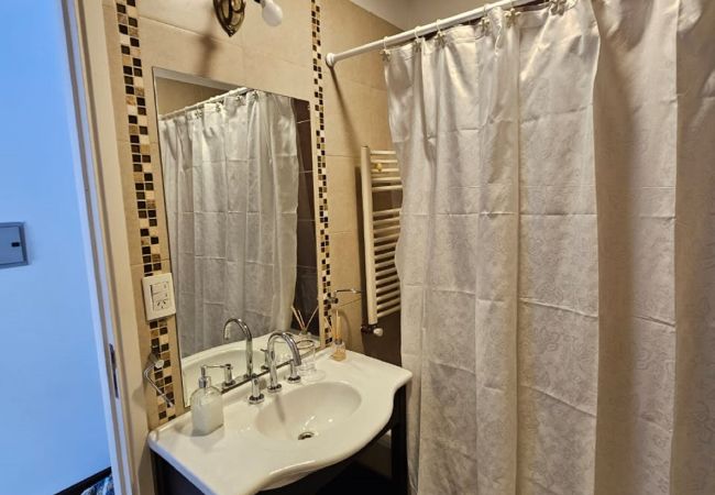 Apartamento en Mendoza - Moderno Duplex en la 5ta Sección con Cochera Apartamento en Mendoza - Moderno Duplex en la 5ta Sección con Cochera