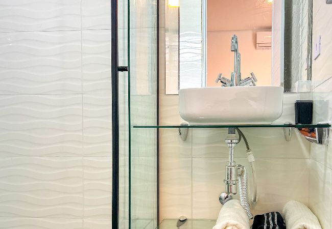 Apartamento en Bertioga - Incrível flat a beira mar na Praia de Guaratuba/SP Apartamento en Bertioga - Incrível flat a beira mar na Praia de Guaratuba/SP