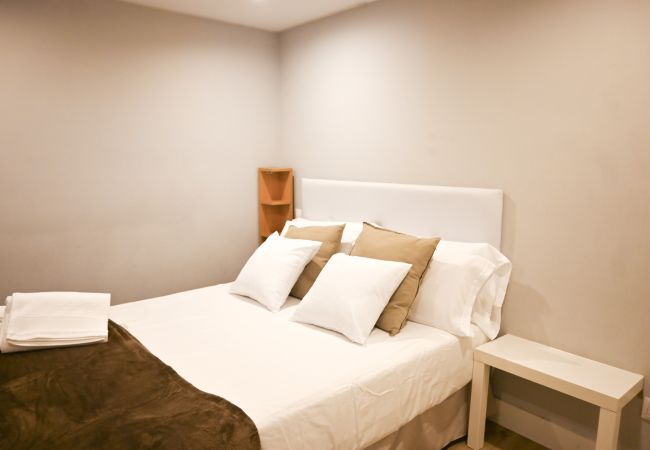 Apartamento en Madrid - Céntrica y amplia vivienda de 4 dormitorios en La Latina Apartamento en Madrid - Céntrica y amplia vivienda de 4 dormitorios en La Latina