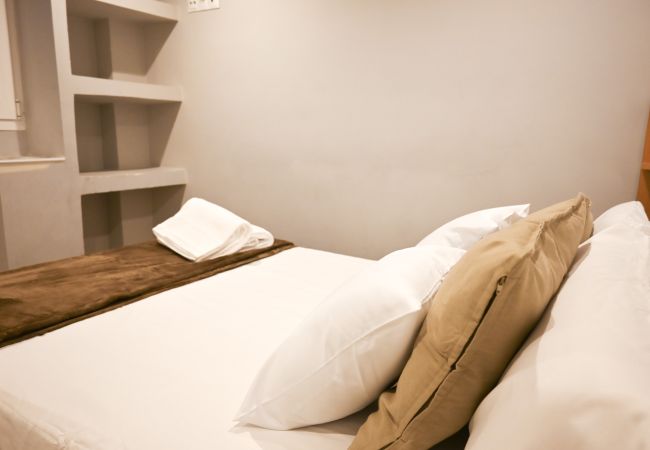 Apartamento en Madrid - Céntrica y amplia vivienda de 4 dormitorios en La Latina Apartamento en Madrid - Céntrica y amplia vivienda de 4 dormitorios en La Latina